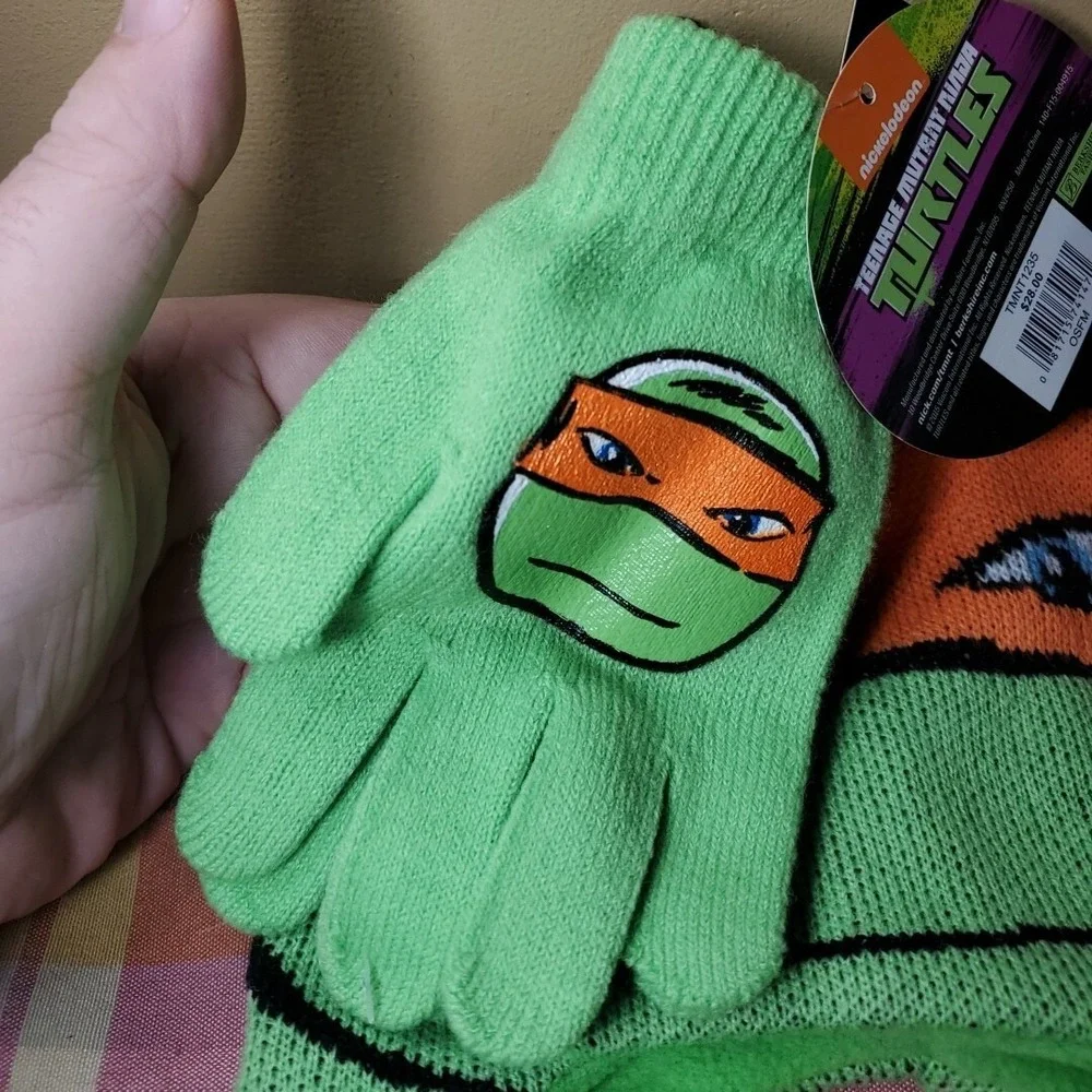 Nickelodeon OSFM TMNT Michelangelo Beanie and Gloves Set Boys Green Winter Hat
